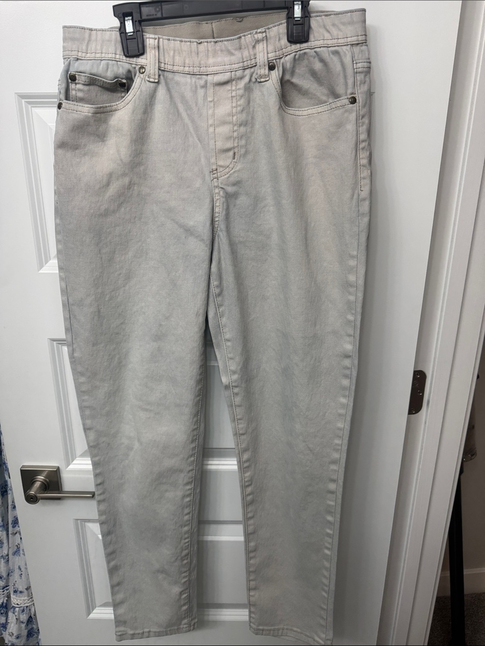 DG2 by Diane Gilman Light Gray Slim Straight Women's Jeans elastic waist
